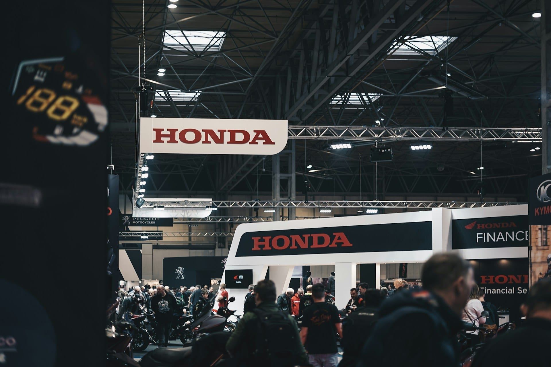 How to Choose the Perfect Custom Exhibit Design for Your Brand