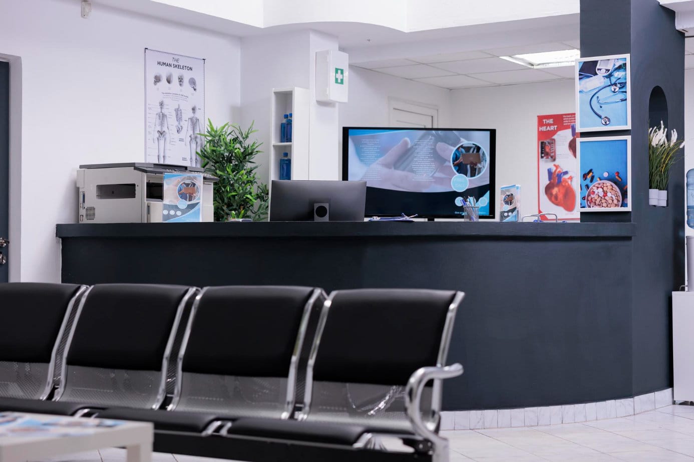 How to Market a Medical Practice Online: 6 Do’s and Don’ts (Plus Examples)