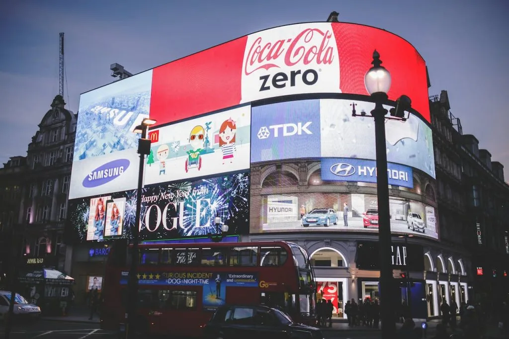 Leveling-up-your-branding-Strategy-–-The-Key-to-Outdoor-Marketing-002
