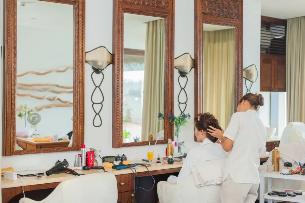 Beauty-and-Business-The-Secrets-to-a-Successful-Salon-Venture-002