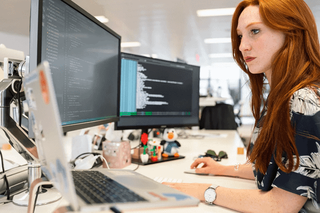 6 Ways Technology Improves a Business
